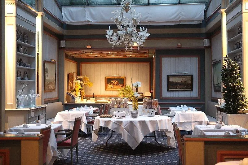 Hotel Royal Garden Champs-Elysees Paris