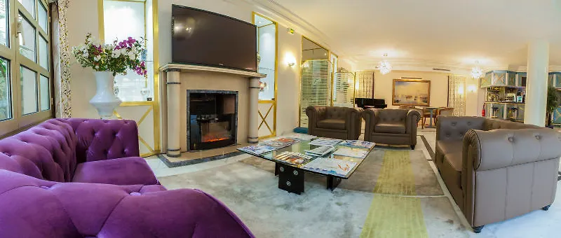 **** Hotel Royal Garden Champs-Elysees Paris France