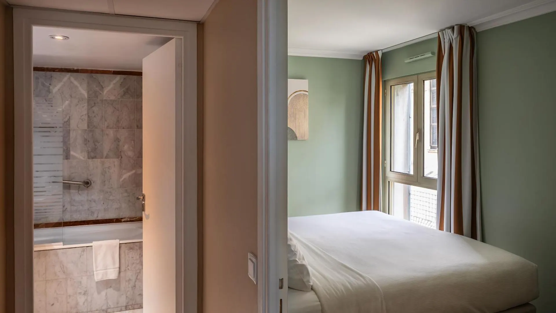 Royal Garden Champs-Elysees Paris Hotel