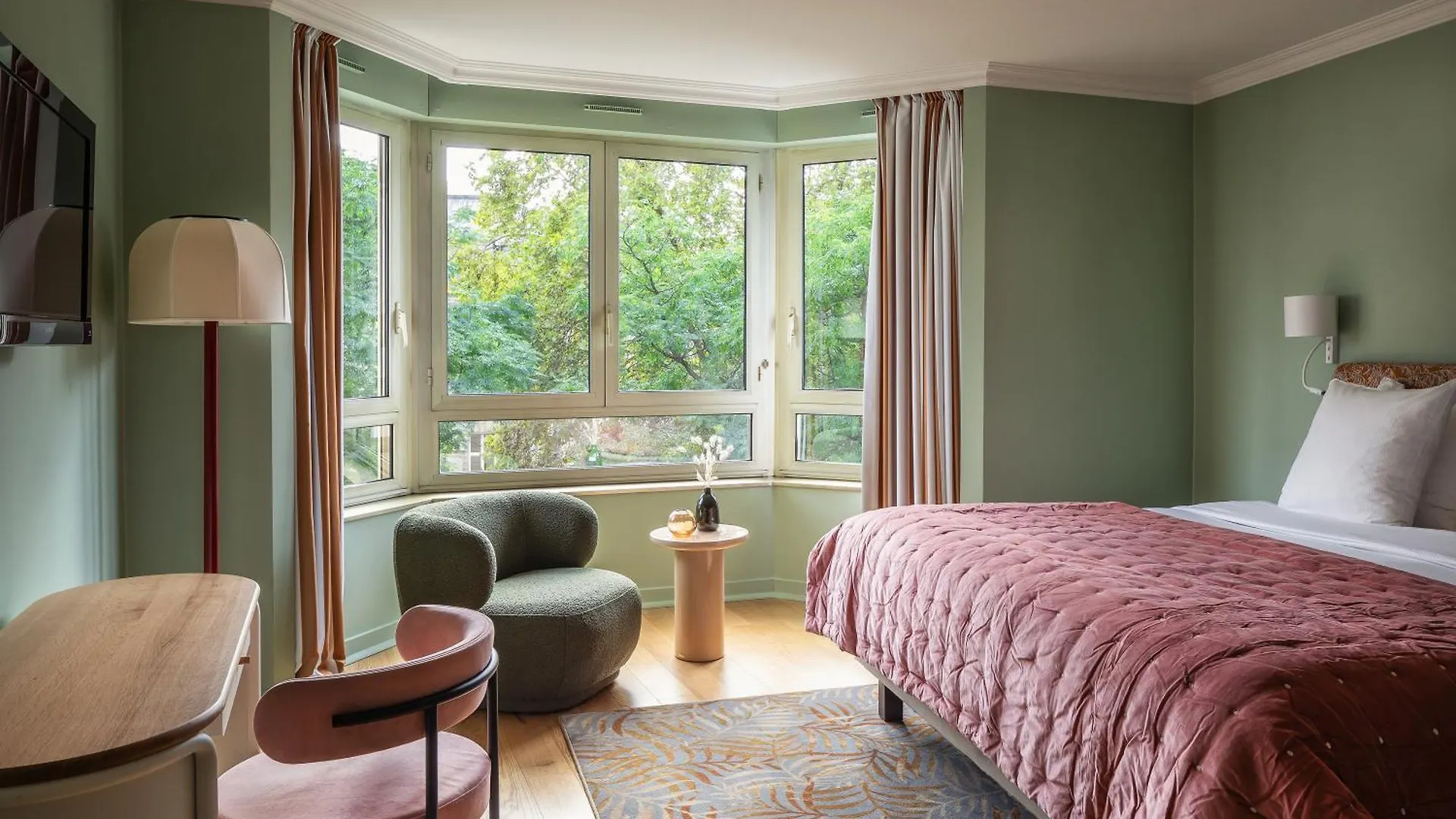 Royal Garden Champs-Elysees Paris Hotel