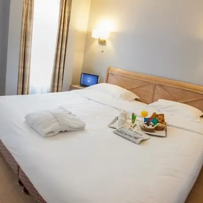 Royal Garden Champs-Elysees Paris Hotel