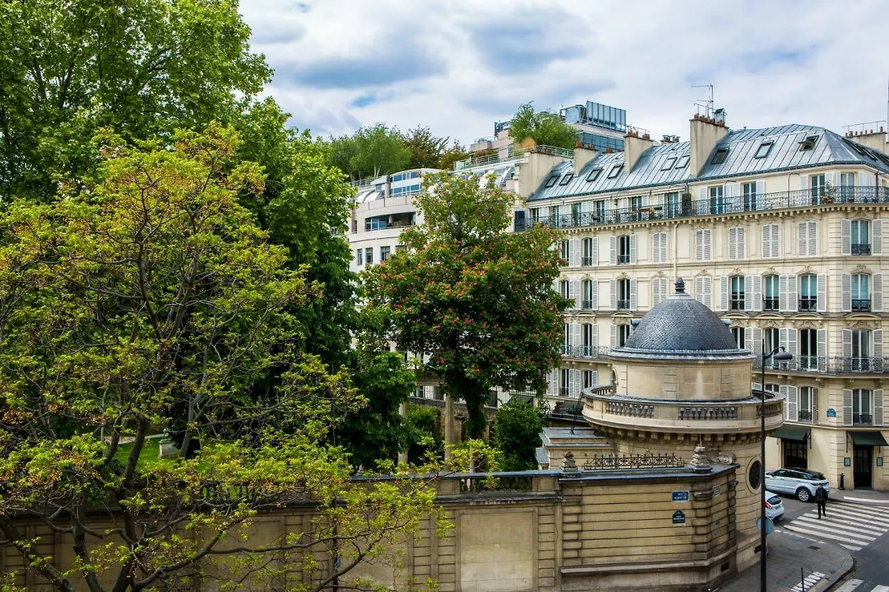 Royal Garden Champs-Elysees Paris